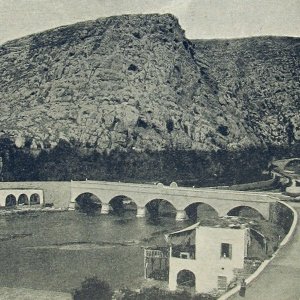 Nahr al-Kalb Nehri Üzerinde Bir Köprü