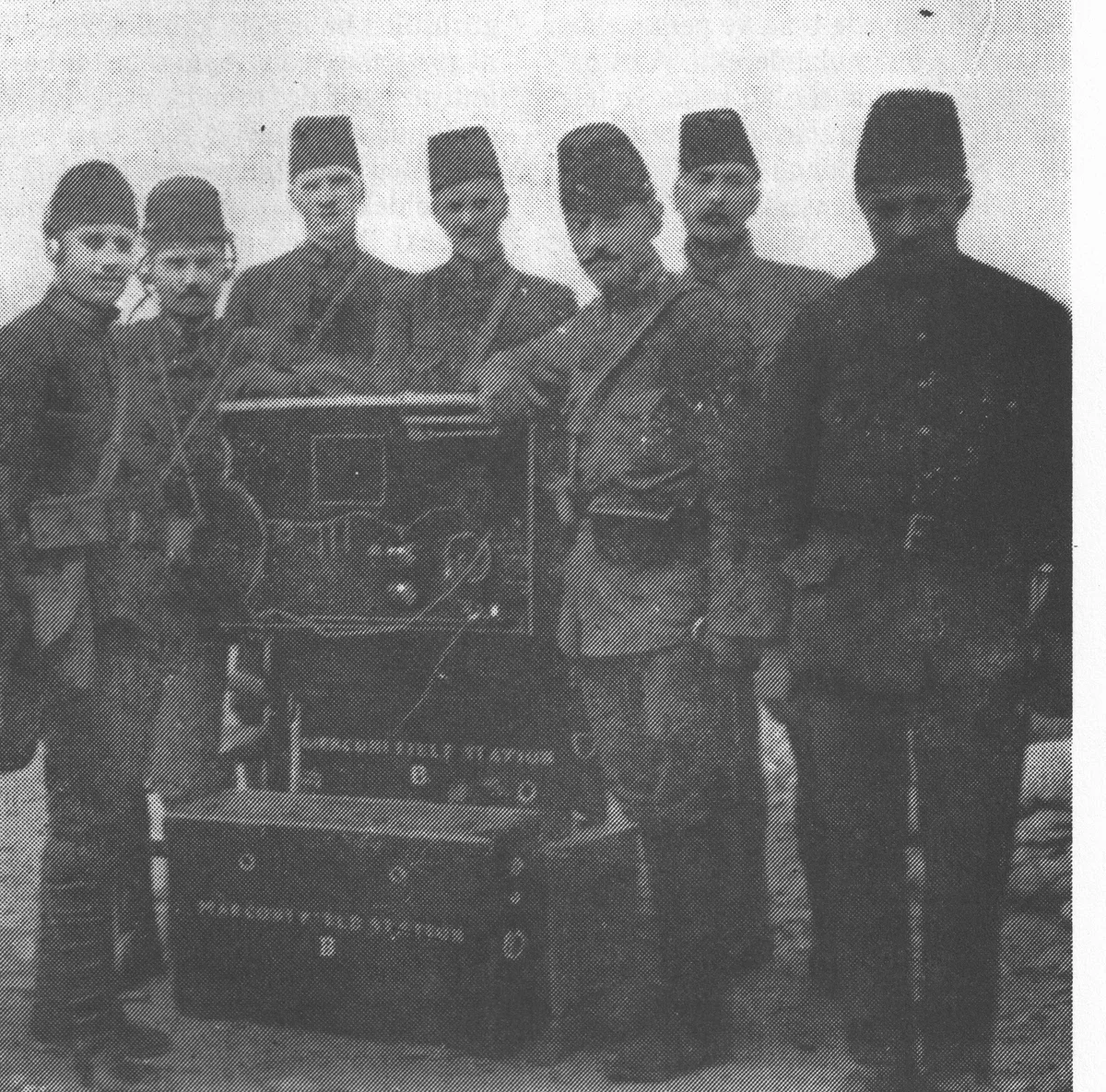 Balkan Savaşı'nın son dönemlerinde kuşatılmış haldeki Edirne'de bulunan ordu karargâhındaki telsiz istasyonu