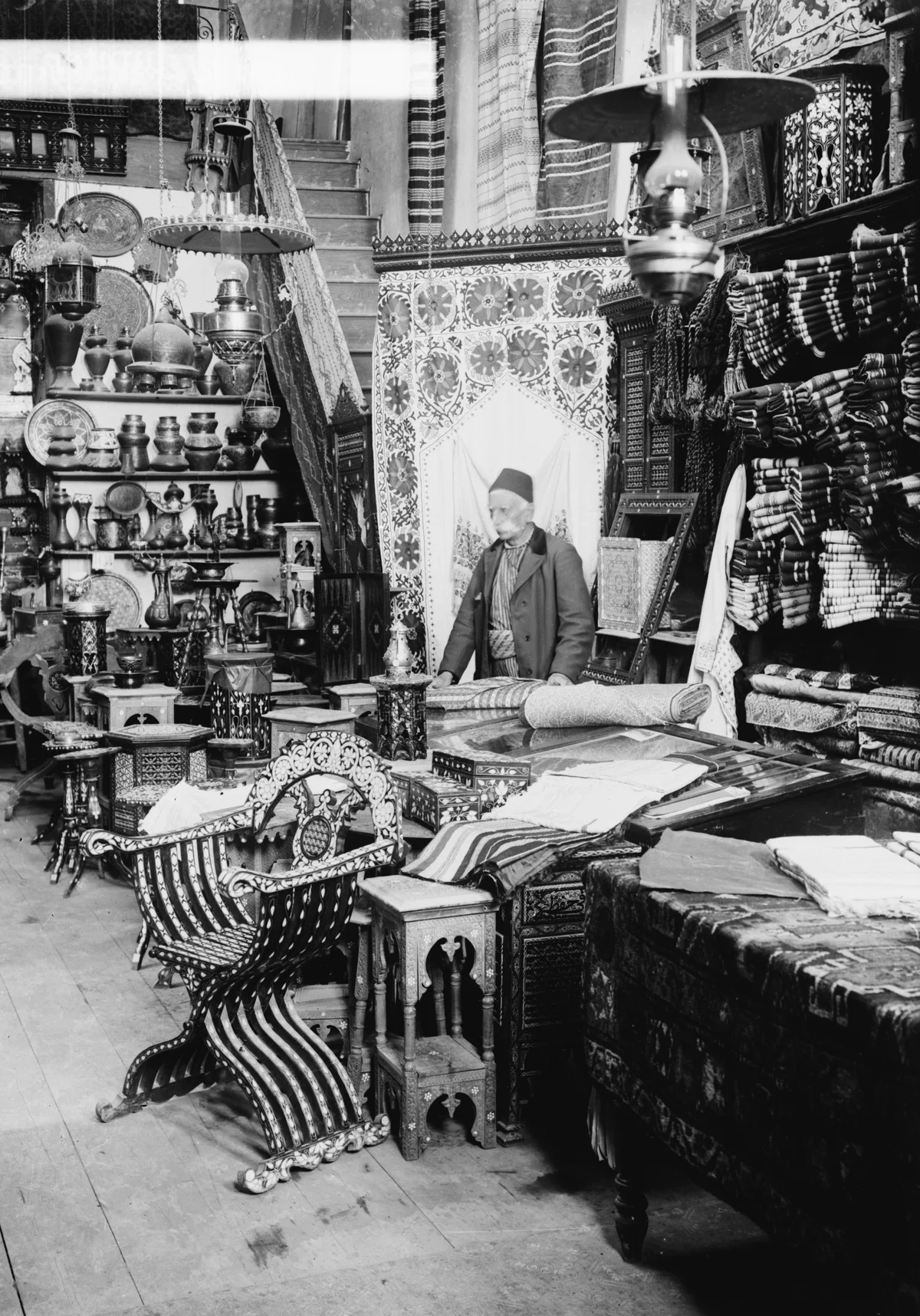 Şam çarşısında geleneksel eşya dükkânı, 1900