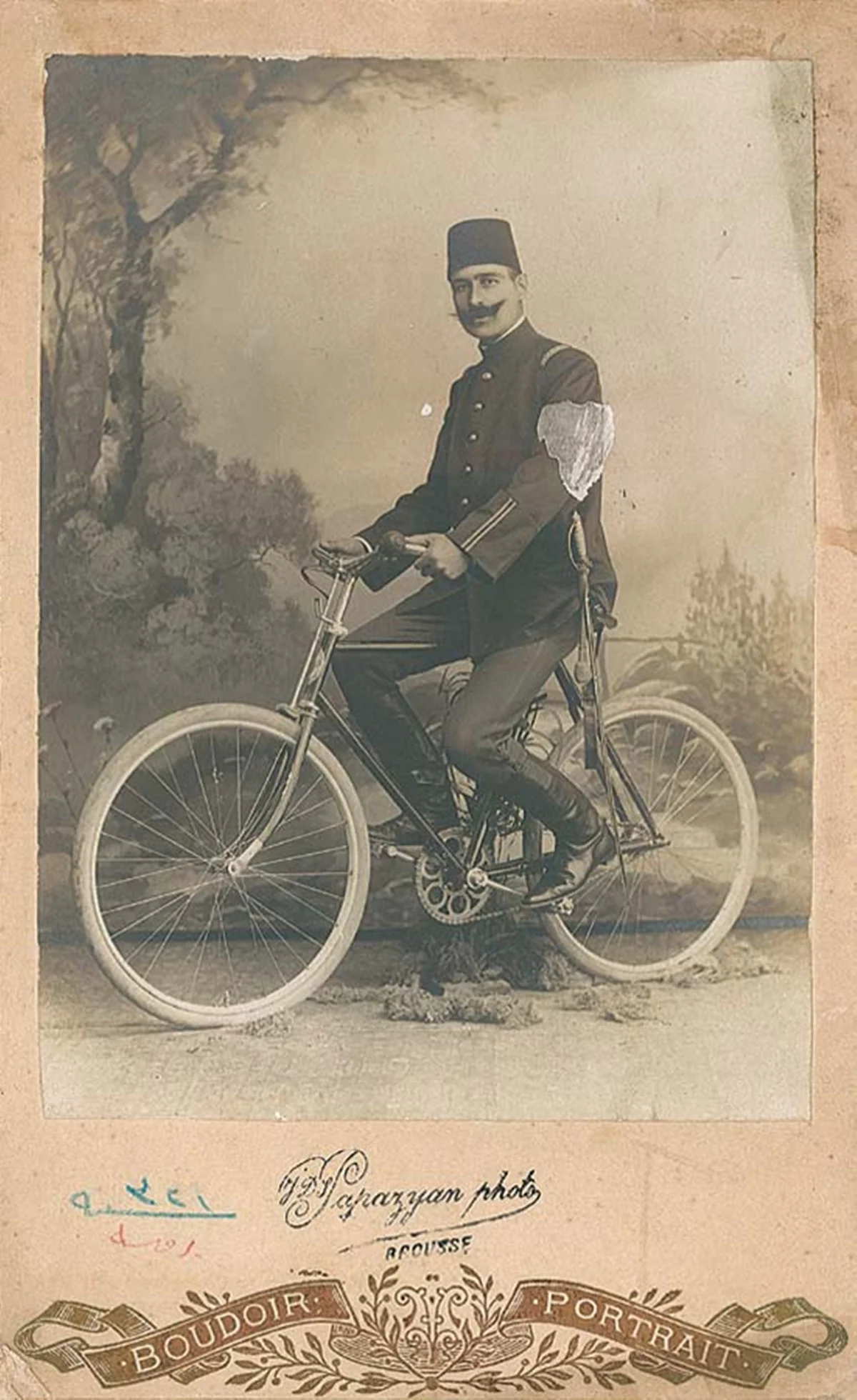 Osmanlı bisikletli subayı, yaklaşık 1910