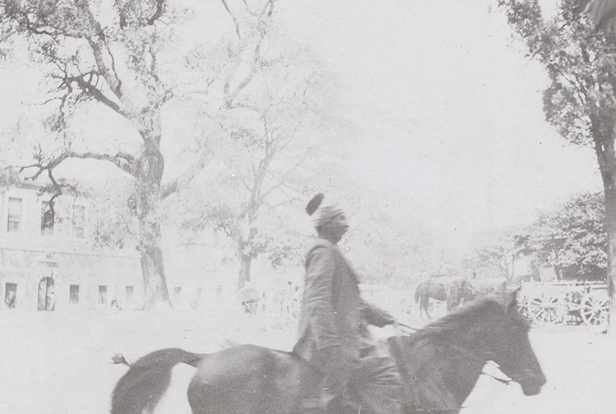 İstanbul'da Bir Atlı, 1900