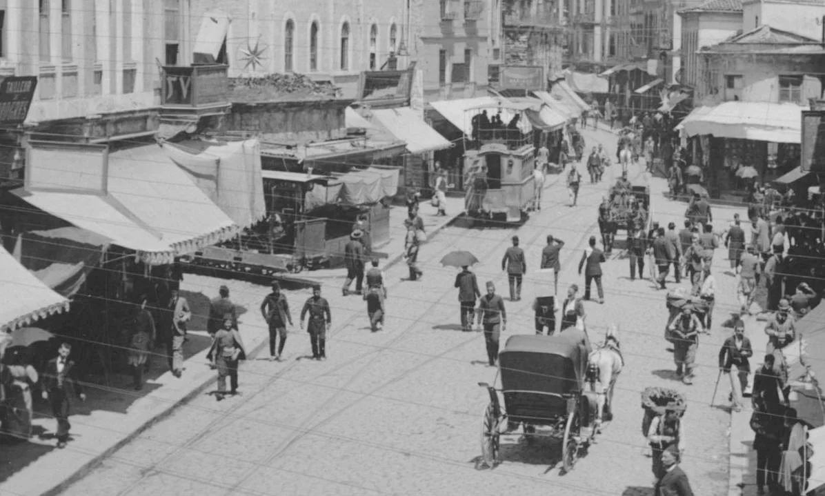 İstanbul'dan Bir Sokak Manzarası, 1900'ler