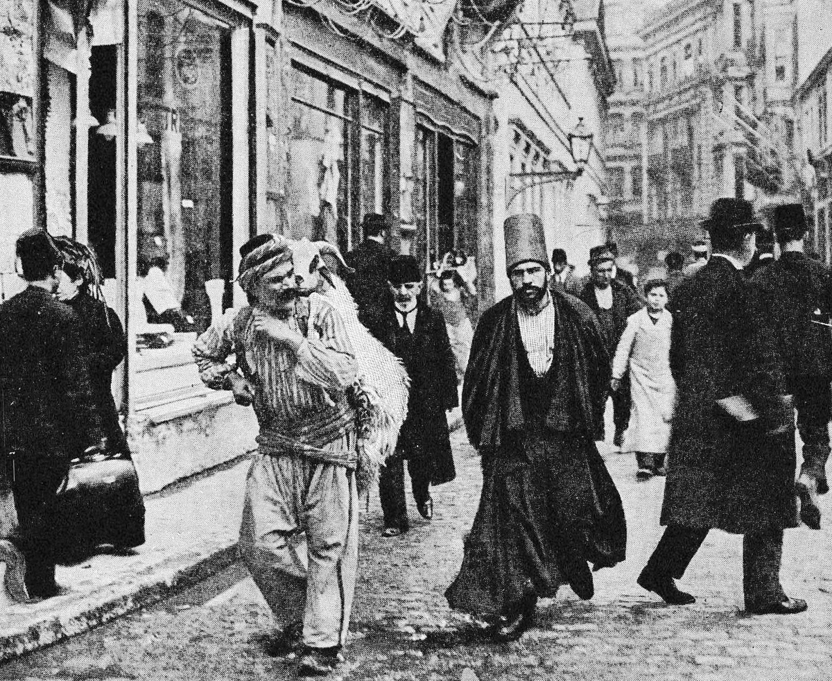 İstanbul'dan Bir Sokak Manzarası, 1910'lar