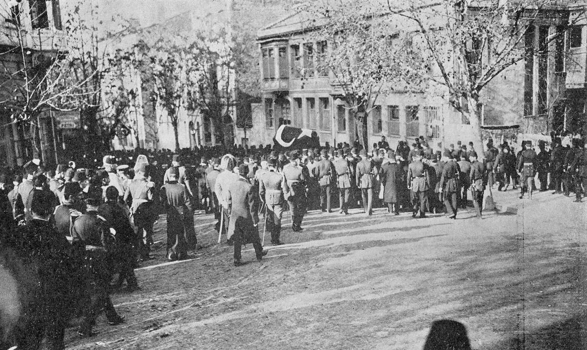 Mısır'da Vefat Eden Merhum Müşir Ethem Paşa'nın İstanbul'daki Cenaze Alayı, Aralık 1909