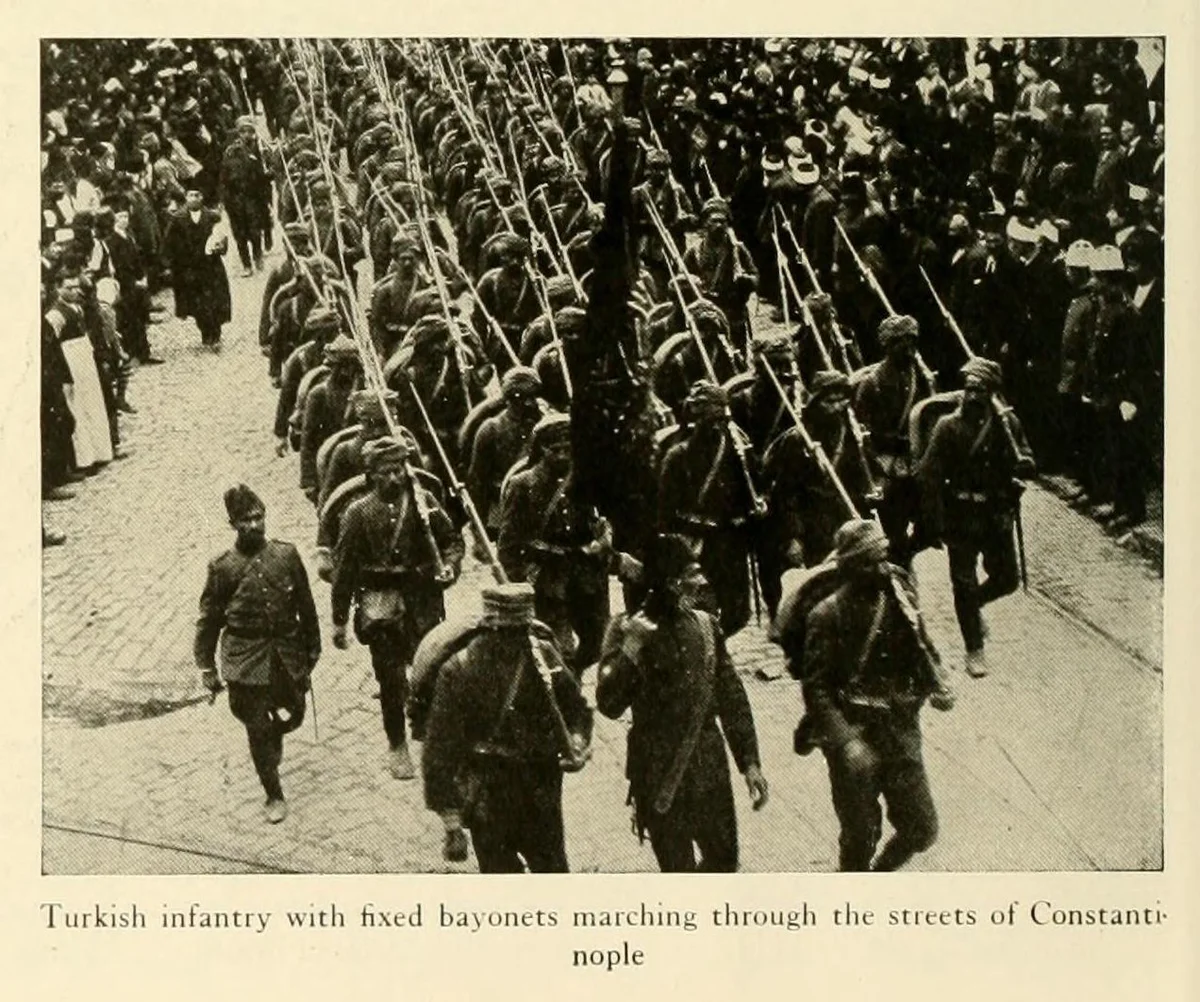 Osmanlı Askerleri Resmi Geçidi