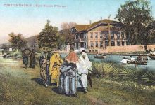 Kağıthane Sadabâd mesîresi, Osmanlı dönemi Istanbul, 1900.
An Ottoman picnic at ...