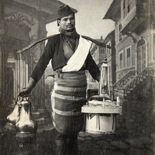A Coffee Seller in Istanbul, 1870s
İstanbul'da Kahve Satıcısı, 1870'ler
...