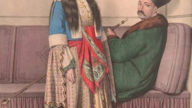 Armenian Family in Istanbul, 19th Century 
İstanbul'da Ermeni Aile, 19. Yüzyıl
L...