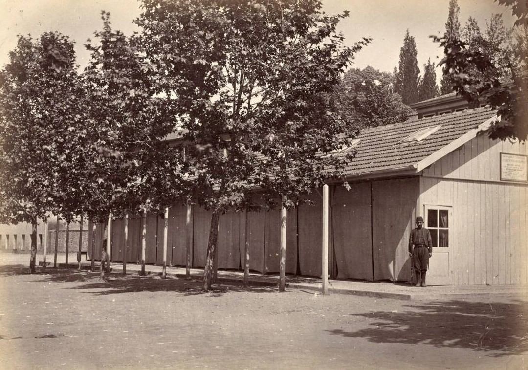 Barrack Hospital, Istanbul, 1877
Kışla Hastanesi, İstanbul, 1877
...