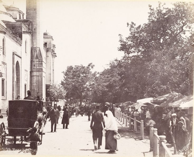 Fatih Camii Avlusu / 1880'ler / Guillaume Berggren Fotoğrafı | Eski İstan...