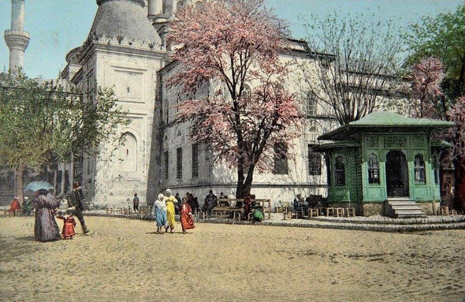 Istanbul,1900
إسطنبول،١٩٠٠
...