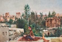 Lübnan'Da Ki Baalbek Kalıntıları Üzerinde Namaz Kılan Adam
