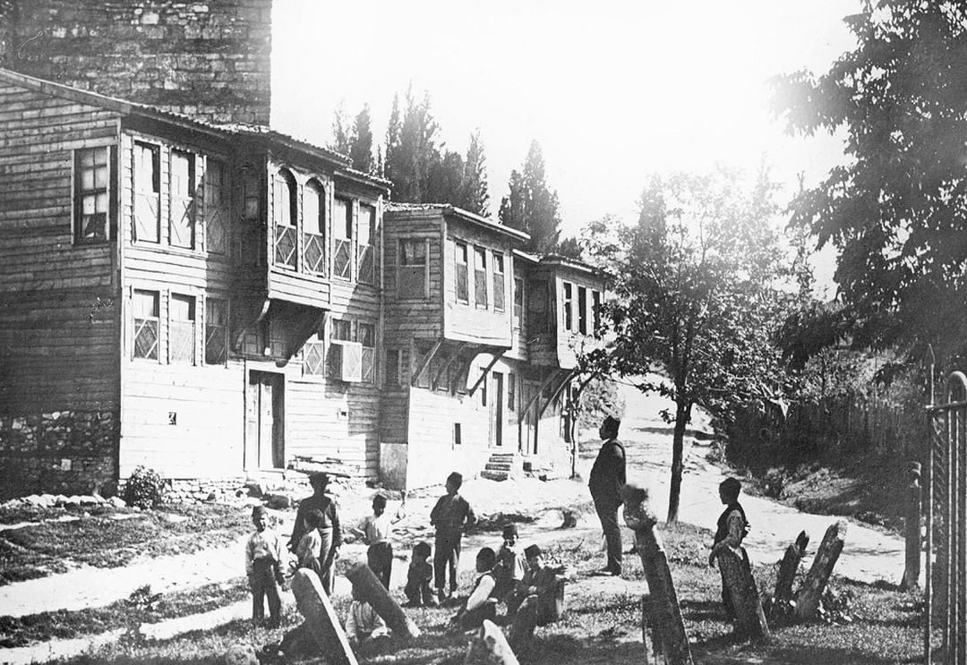 Ottoman Children in Istanbul, c1900
Ayvansaray'da Çocuklar, İstanbul, 1900c
...