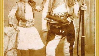 Ottoman children wearing Albanian clothing, 1900. 
Arnavut kıyafetli Osmanlı çoc...