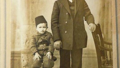 Portrait of a Father and son, 1900s
Bir Baba-Oğul Portresi, 1900'ler

          ...