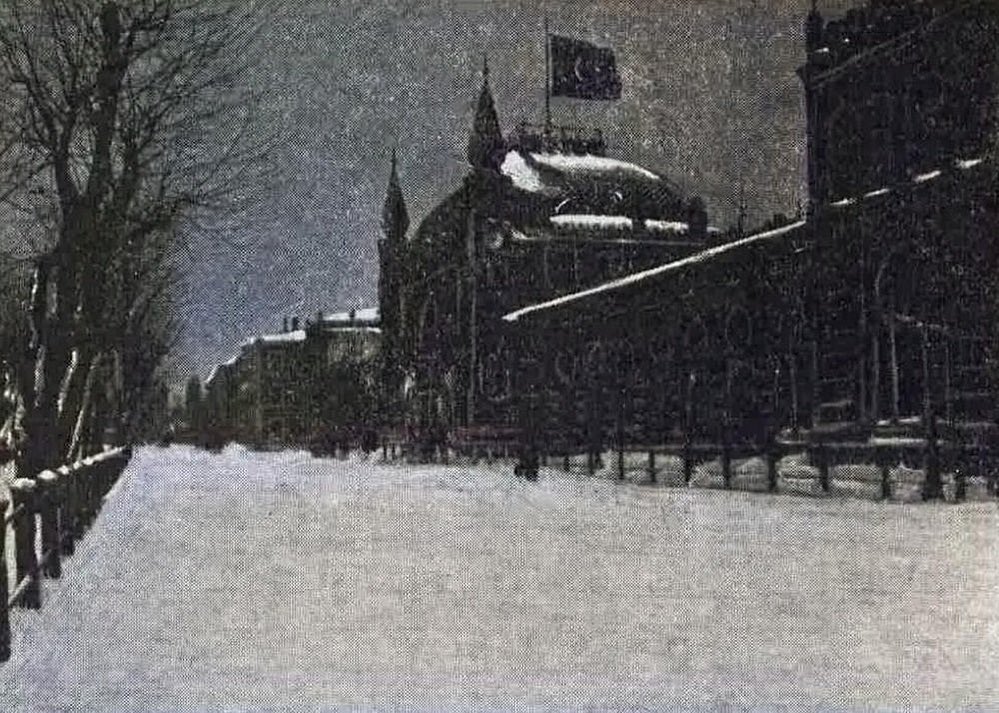 Sirkeci Train Station on a Snowy Evening, Istanbul, 1907.
Karlı Bir Akşam Vakti...