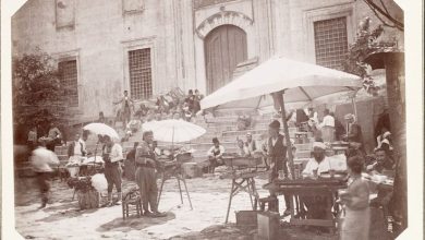 Yeni Cami Önünde Pazar Sébah & Joaillier Fotoğrafı