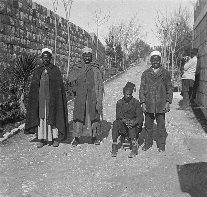 Young Africans, St. Stephen's Basilica, Jerusalem, Palestine, 1912
Afrikalı Gen...